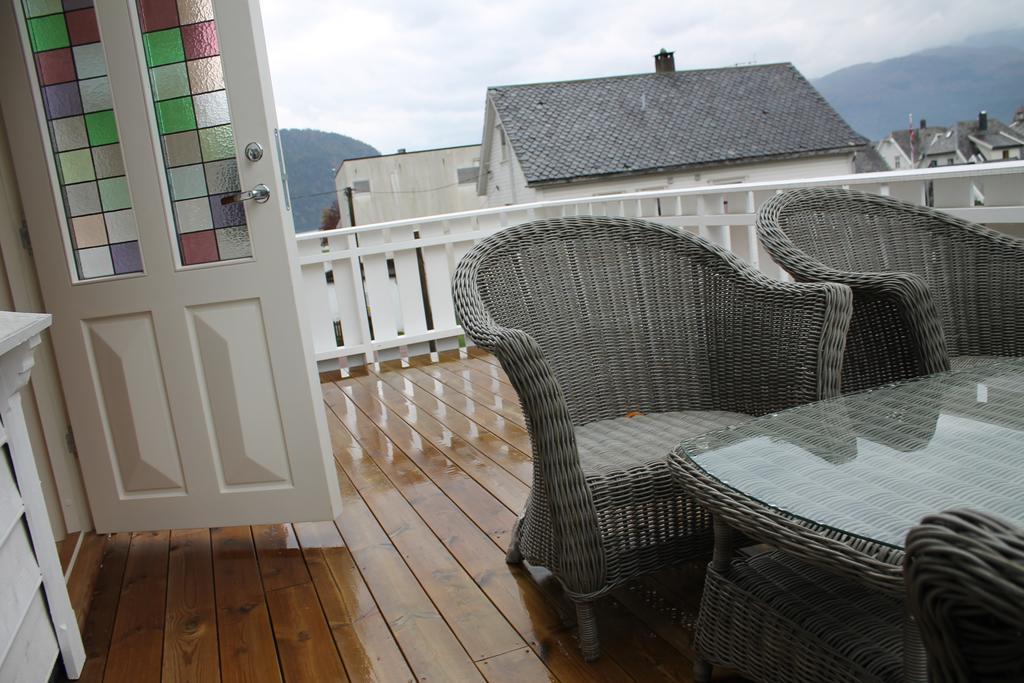 Klover Hotel Sauda Екстер'єр фото